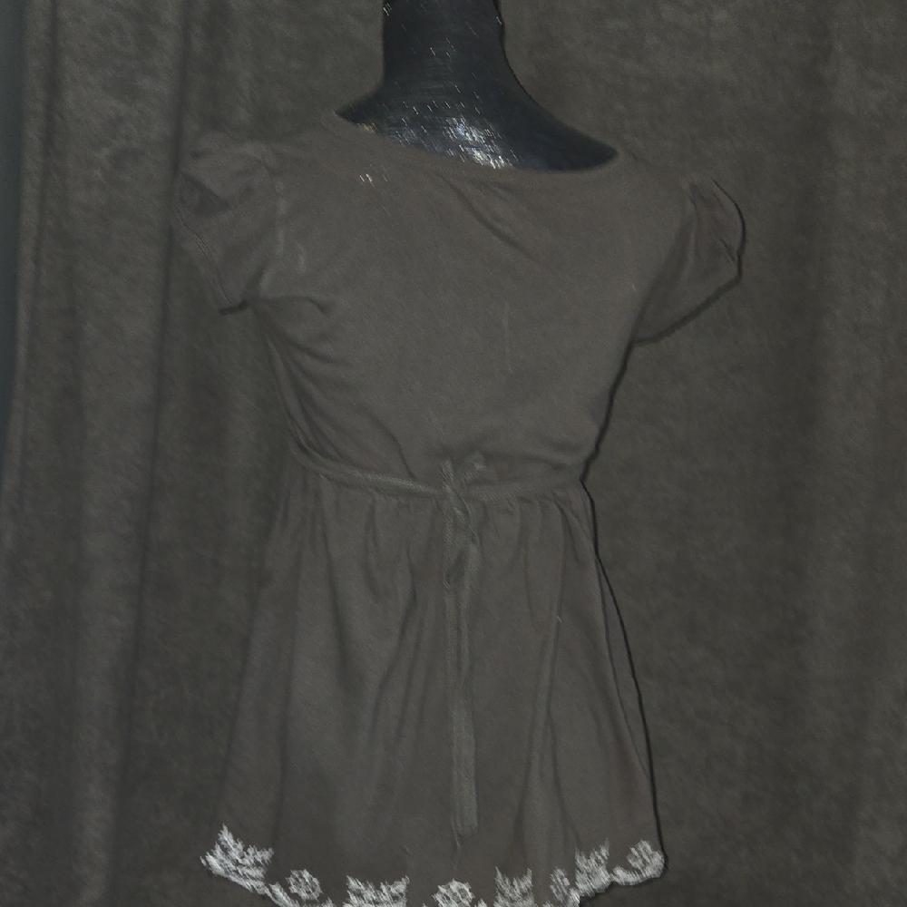 Chic Brown Embroidered Blouse - Picture 2 of 3